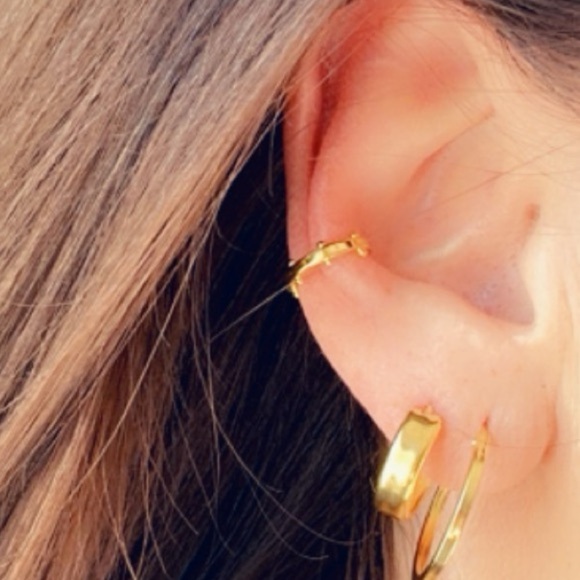 14k Gold Vermeil Dainty Ear Cuff - Picture 5 of 16